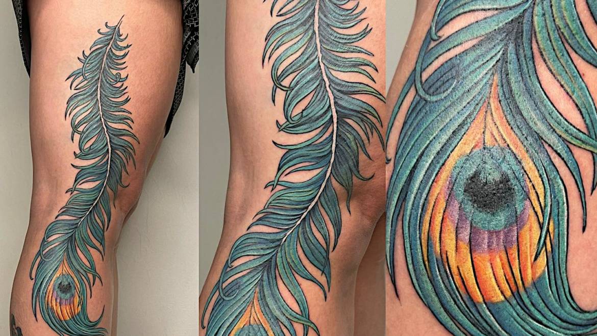 Luciole jambe tattoo plume